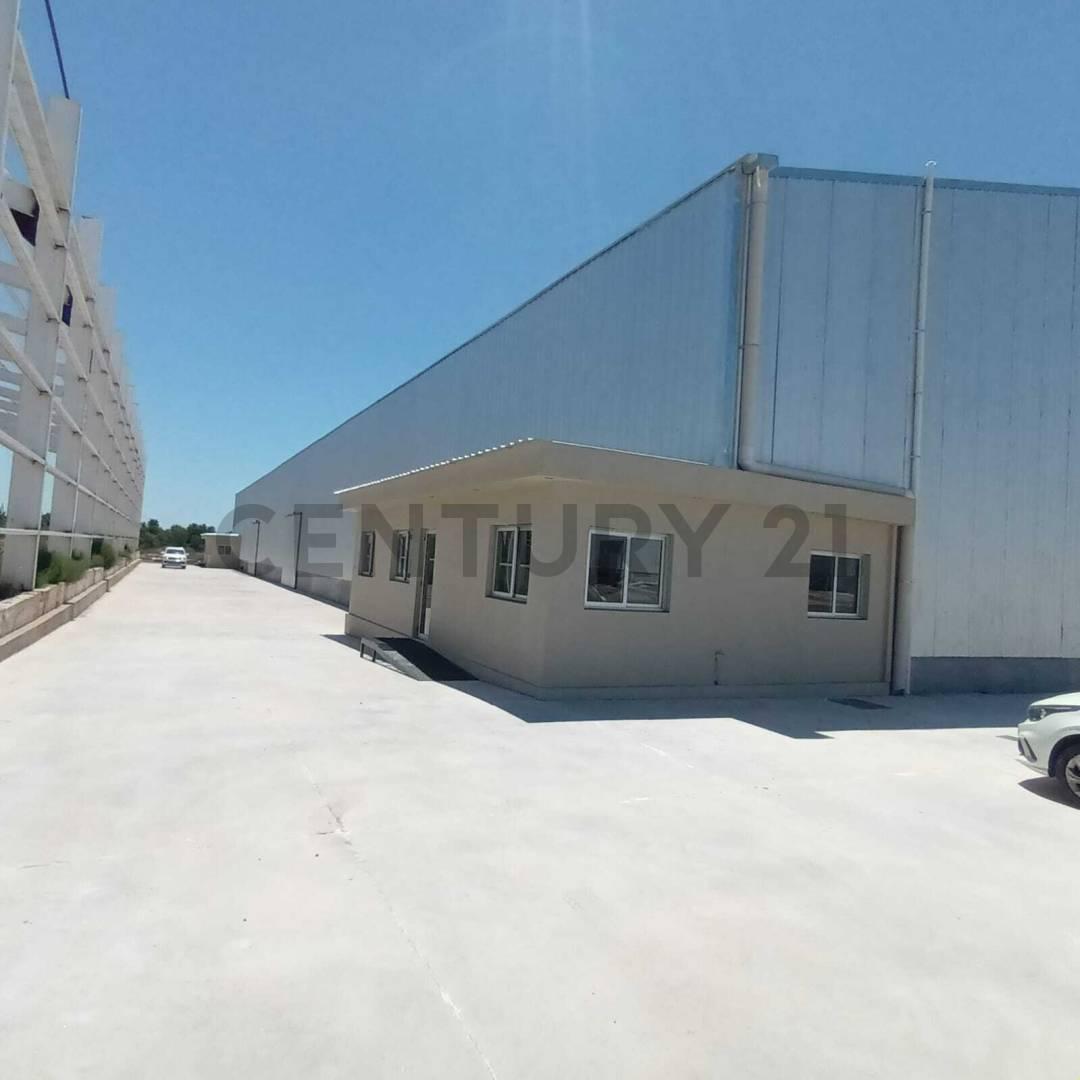 Nave industrial en Alquiler — foto 1