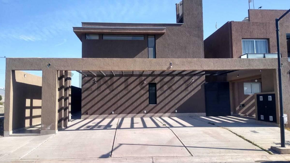 VENTA DUPLEX CON GRAN 2 PATIOS - — foto 1