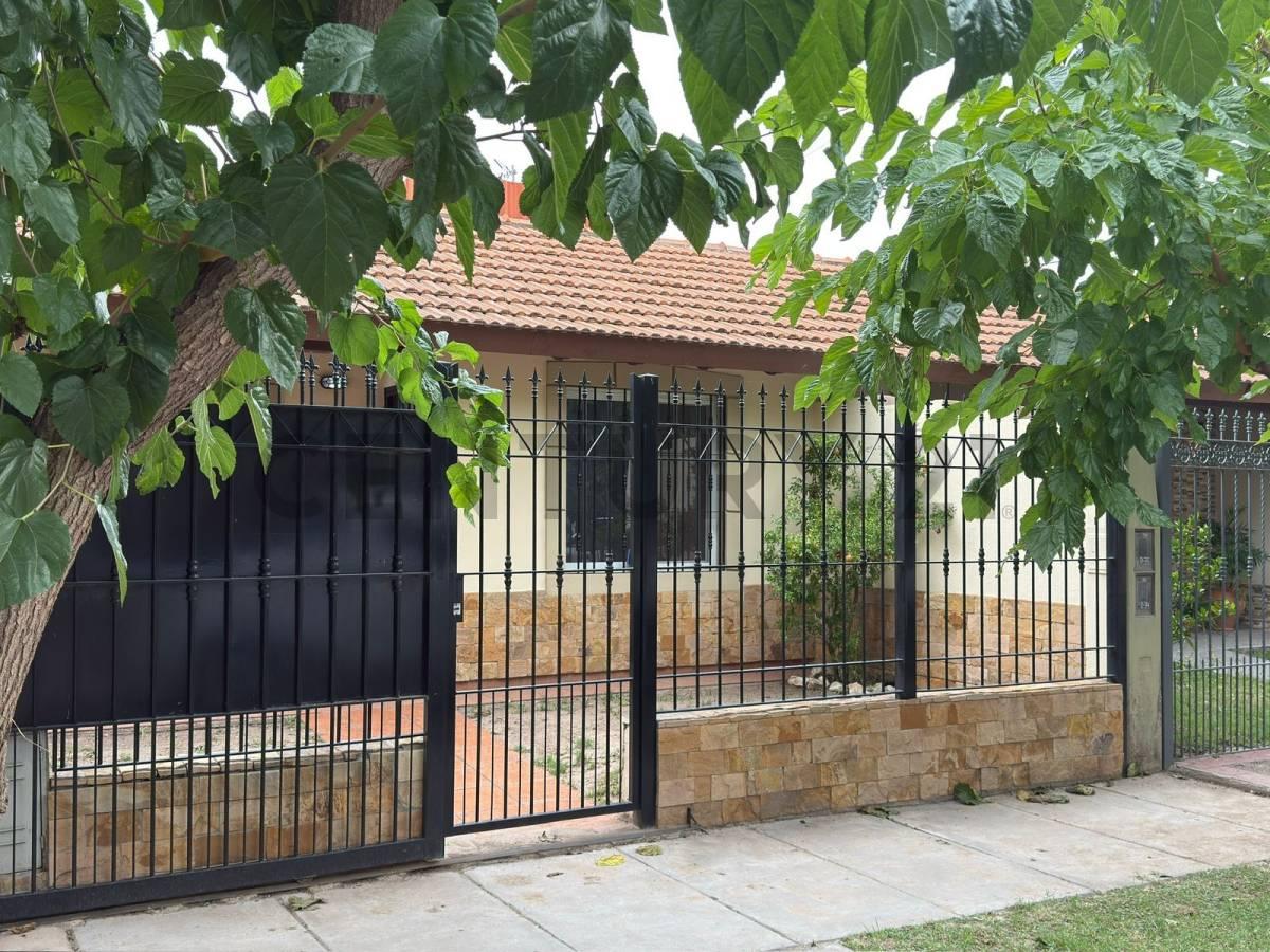 Venta de Casa. Barrio Altos de Drumond. Lujan. Mendoza. — foto 1