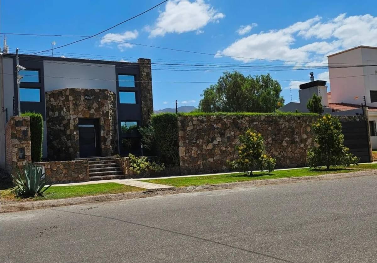 EXCELENTE CASA EN VENTA EN BARRIO ALTA MENDOZA – EL CHALLAO — foto 1
