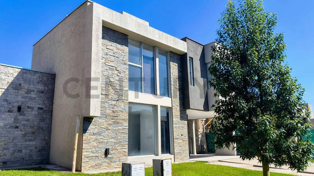 Venta de Casa Barrio Privado en Guaymallén — foto 1