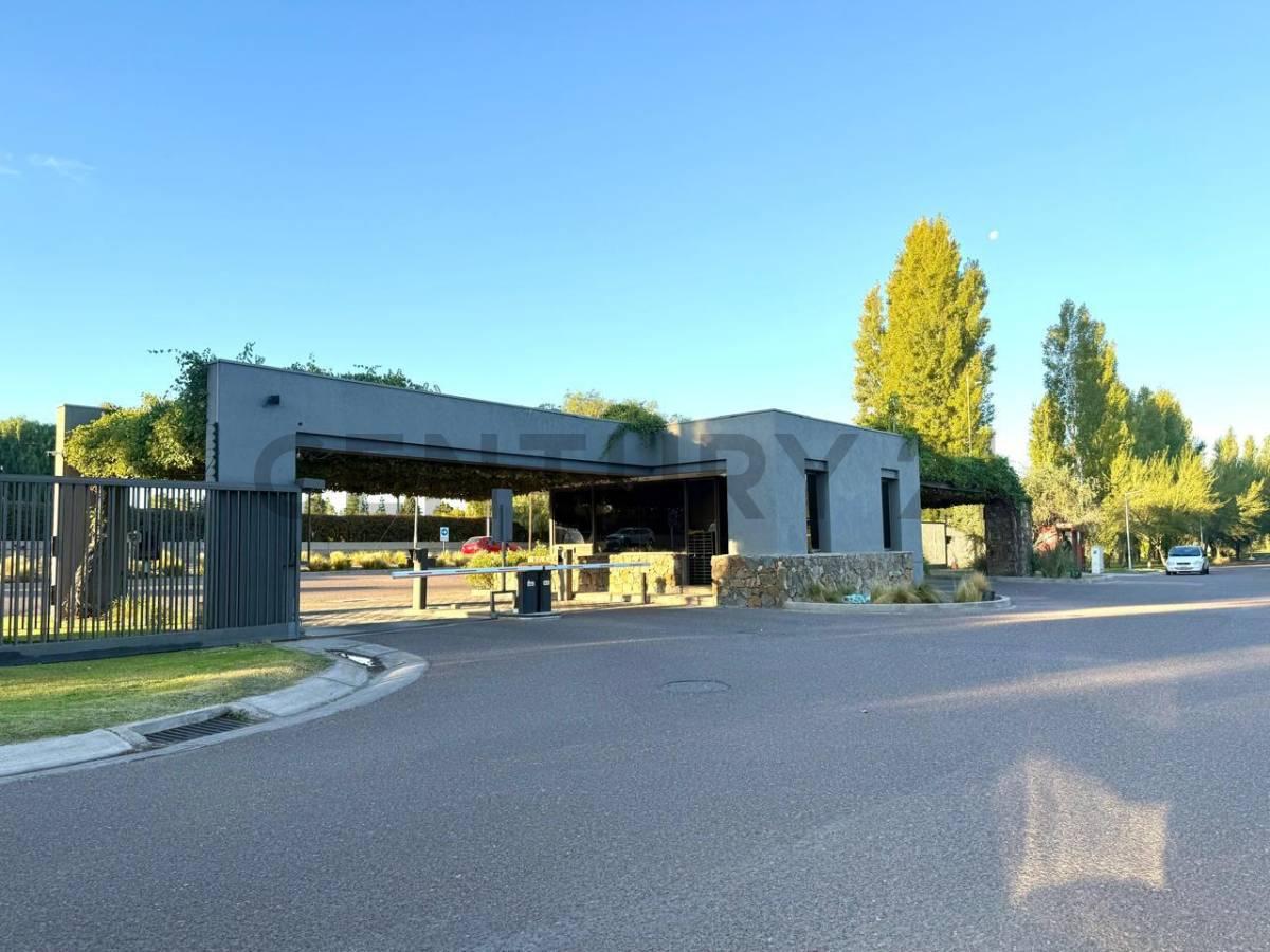 Century21 López ofrece a la venta Lote en Barrio Privado Los Teros, Guaymallén. — foto 1