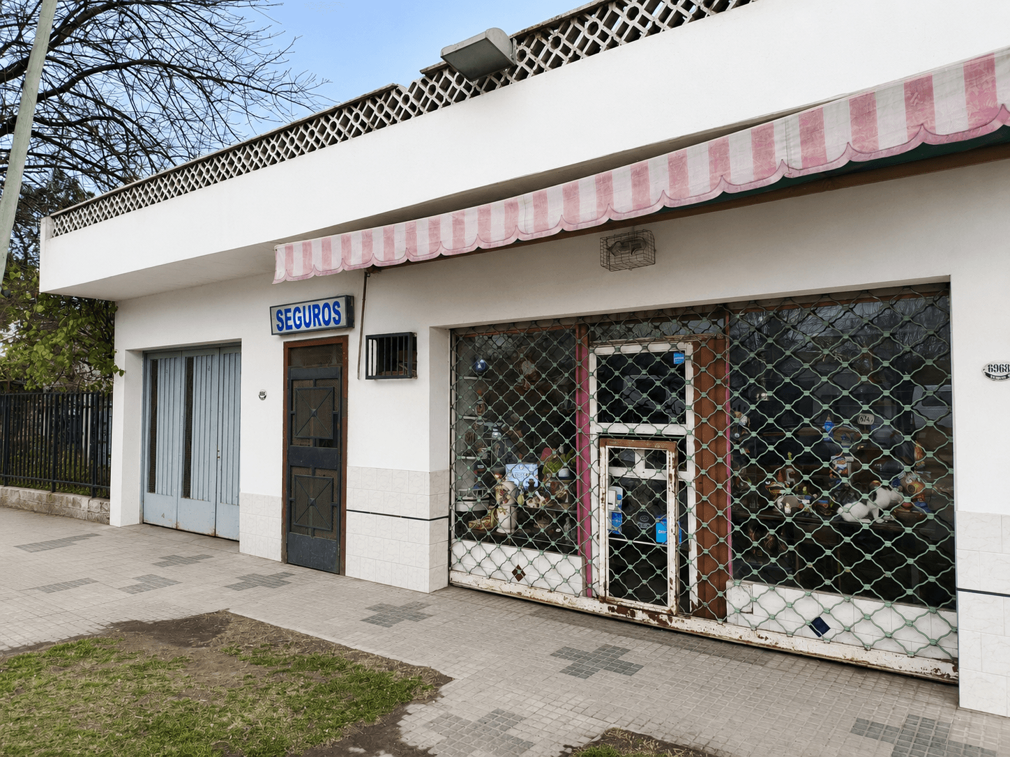 VENTA-PERMUTA CASA CON LOCAL EN VENTA GONZALEZ CATAN — foto 1