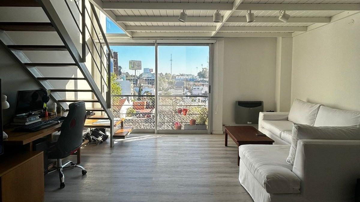 Departamento dúplex en venta en Vicente López, con cochera cubierta — foto 1