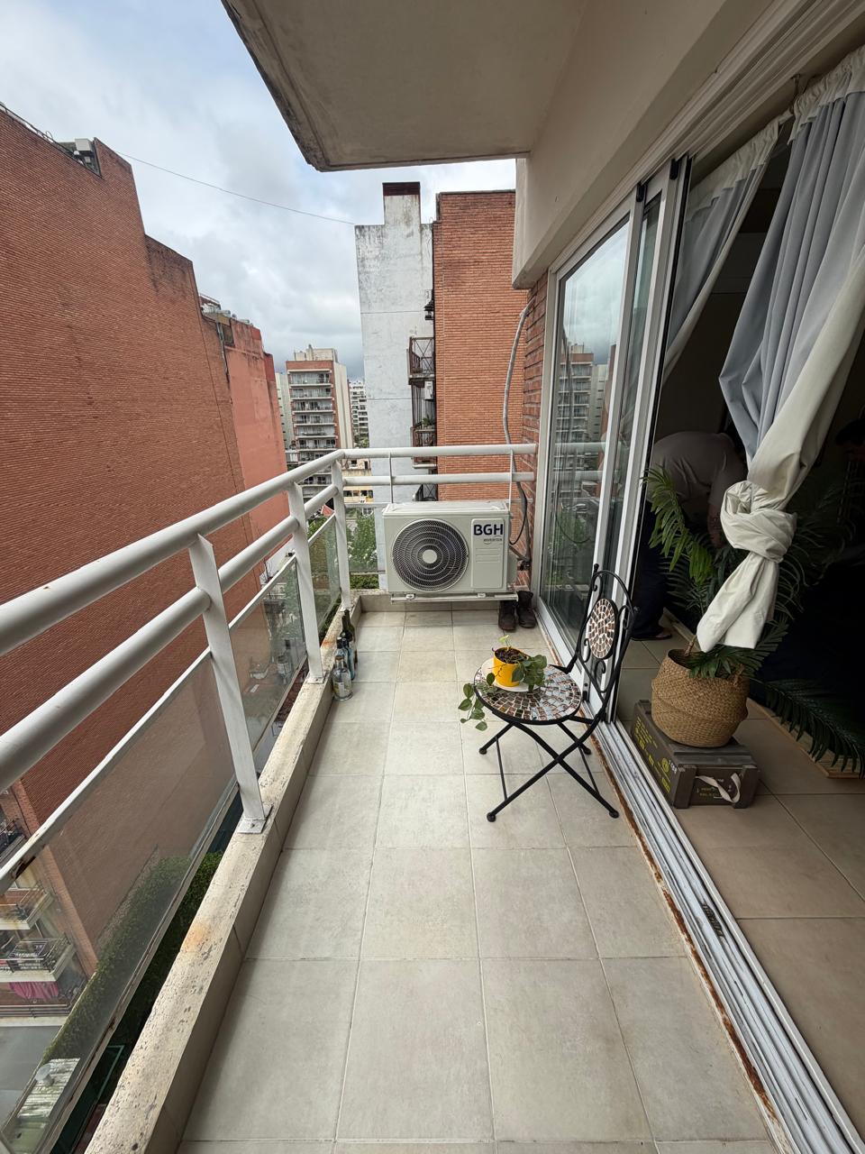 Departamento monoambiente Villa Urquiza en venta piso alto vista abierta con balcon, orientacion este — foto 1