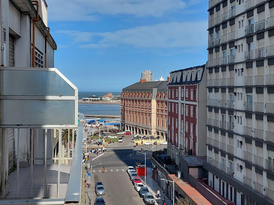 Venta departamento 1 ambiente a la calle c/balcón saliente. Zona Centro — foto 1