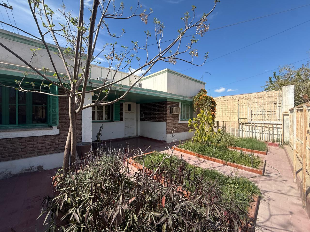 Venta Casa + Tinglado en Trinidad – Lavalle casi Saturnino Sarasa – Terreno 865 m2 — foto 1
