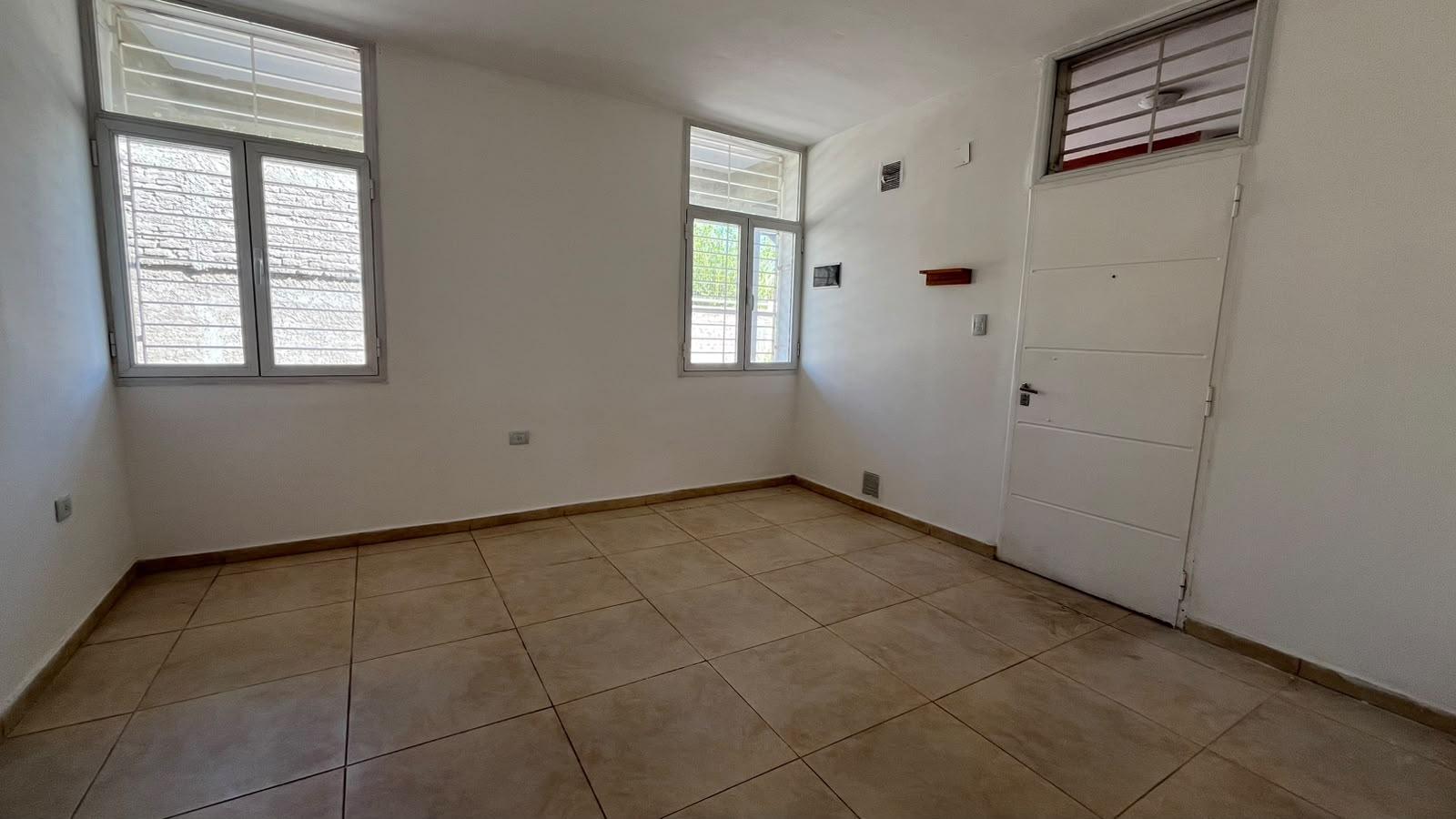 Departamento en venta Rivadavia – Planta baja con patio y estacionamiento — foto 1
