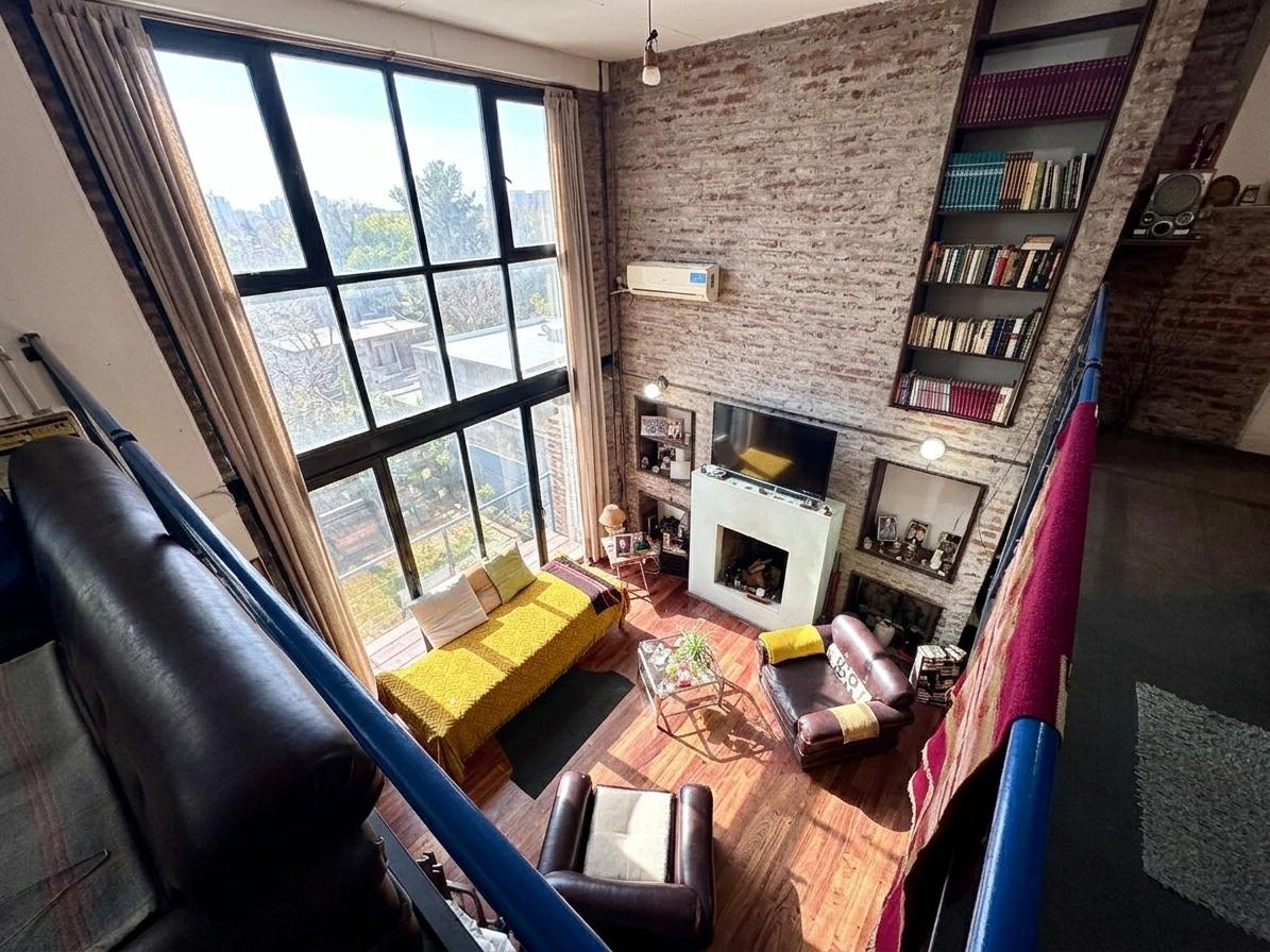 Excelente Loft de 2 ambientes en Belgrano,con balcón y cochera. EVALUA PERMUTA — foto 1
