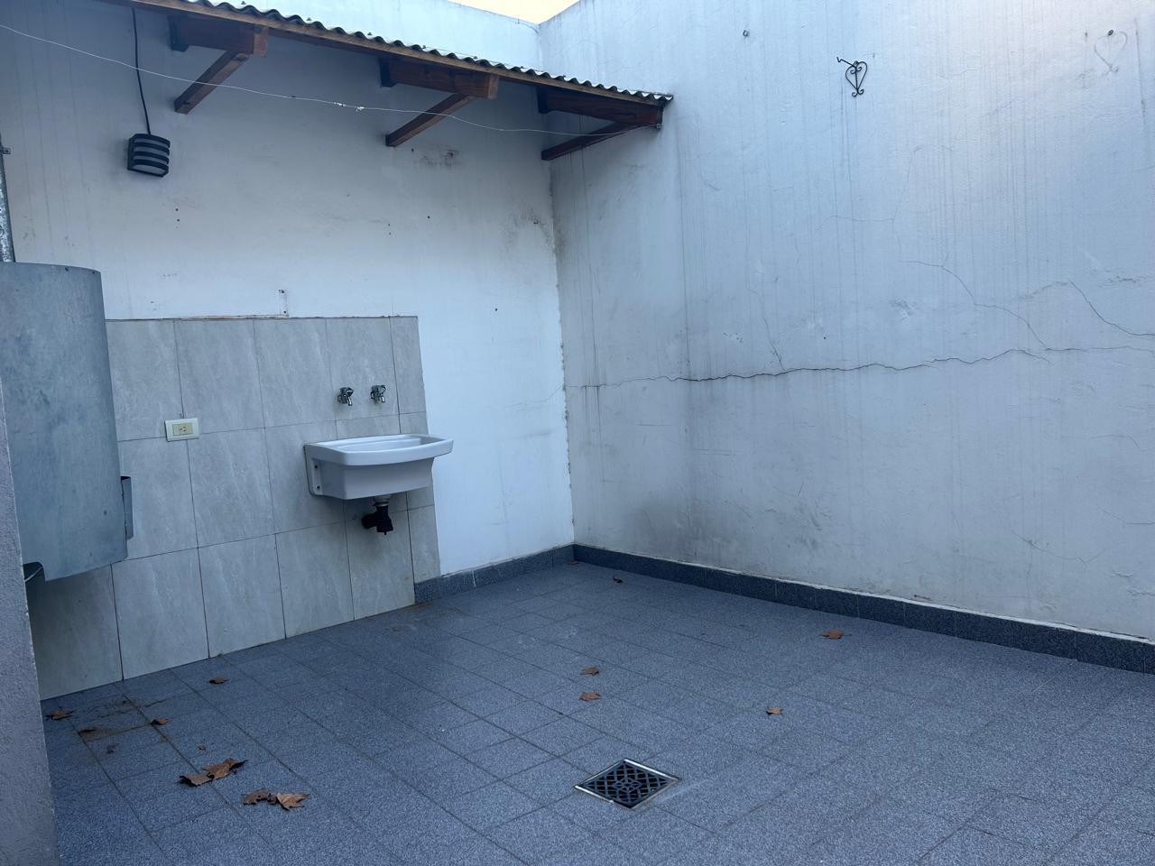 Alquiler Departamento 3 Ambientes La Paternal Patio Lavadero — foto 1