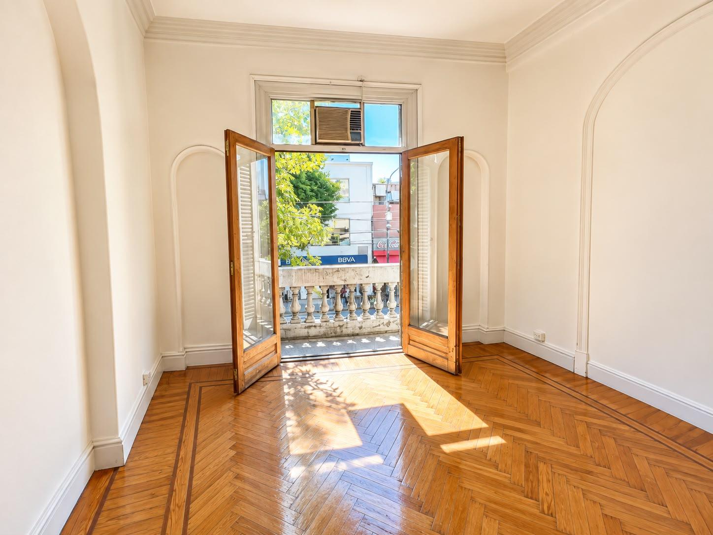 Departamento 4 ambientes en Venta apto profesional y comercial. Apto Crédito. Expensas Bajas. — foto 1