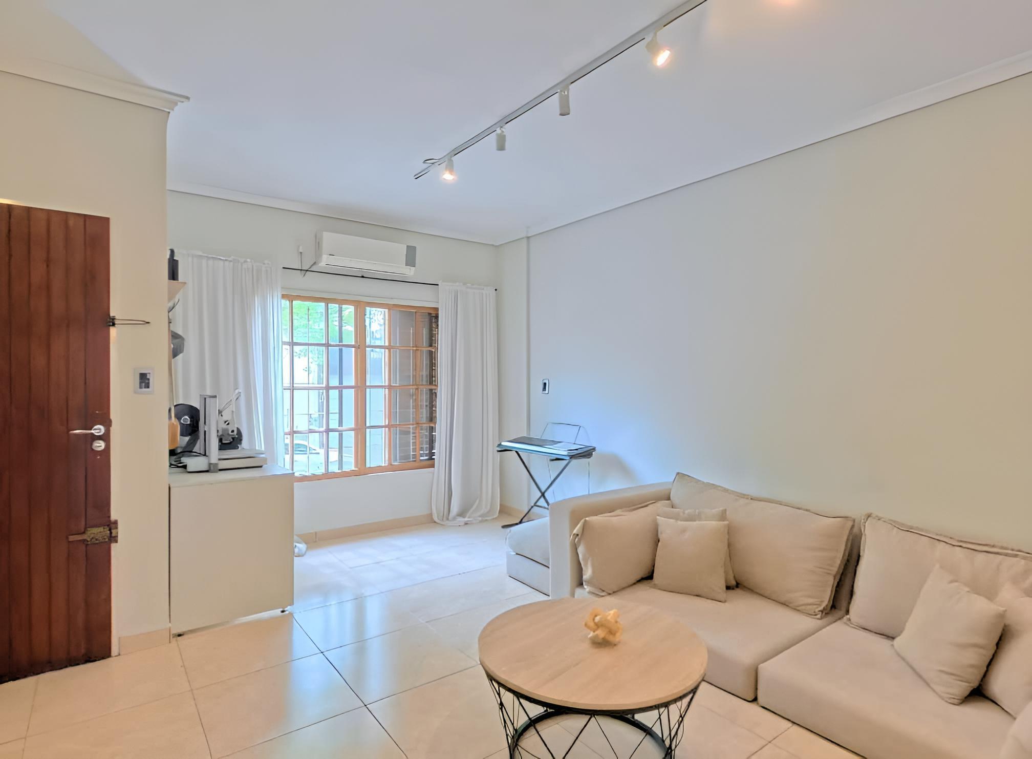 Excelente Casa en alquiler - Mataderos — foto 1