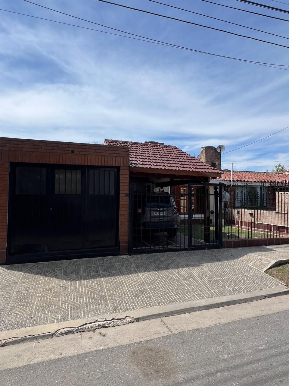 Venta, Casa de 2 Dorm. Escritura. — foto 1