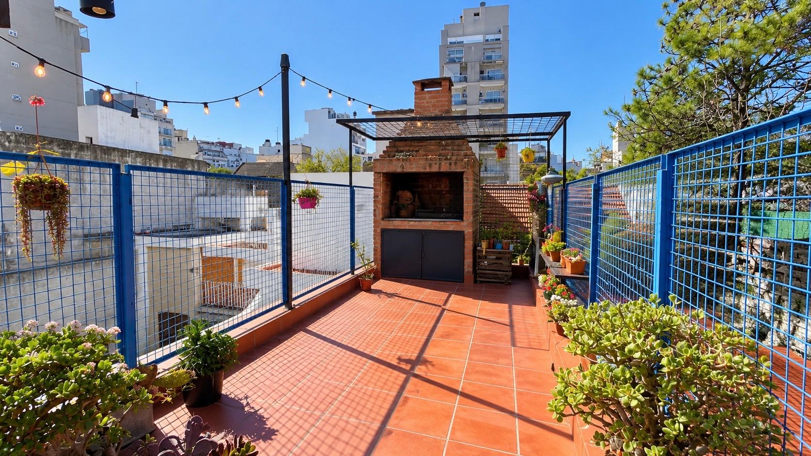 Venta PH de 3 ambientes con patio, terraza y parrilla en Caballito, Capital Federal. — foto 1