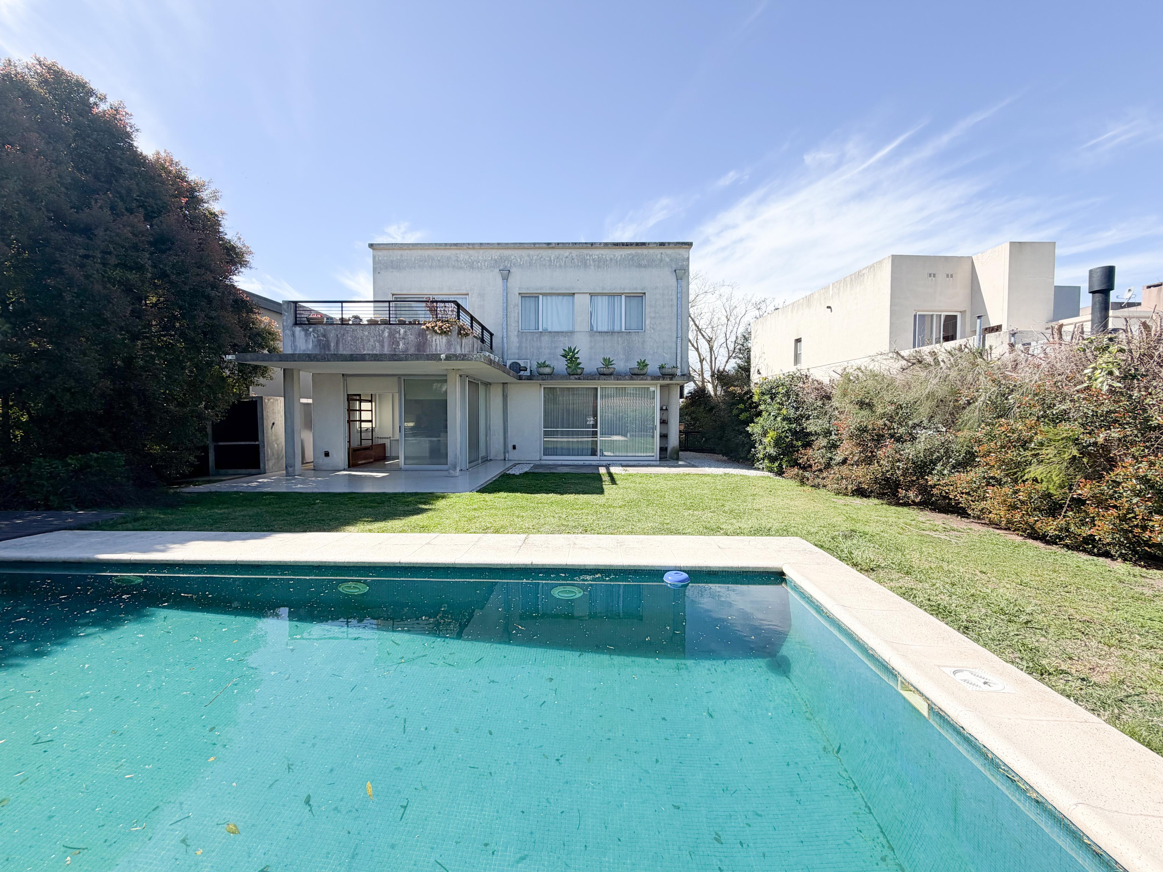 IMPECABLE CASA EN VENTA LOTE INTERNO — foto 1