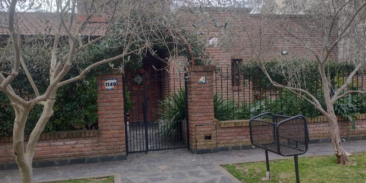 CASA EN VENTA EN GONNET — foto 1