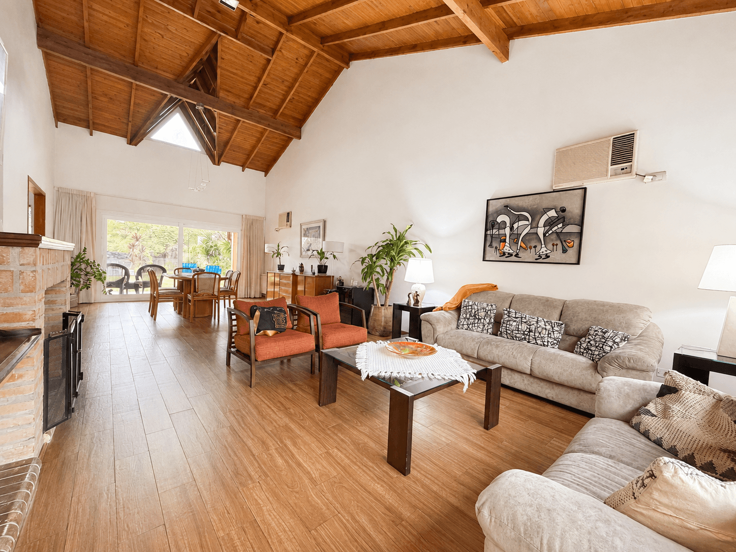 VENTA CASA EN UNA SOLA PLANTA | 4 AMB. | PILETA CLIMATIZADA | PARQUE LELOIR — foto 1