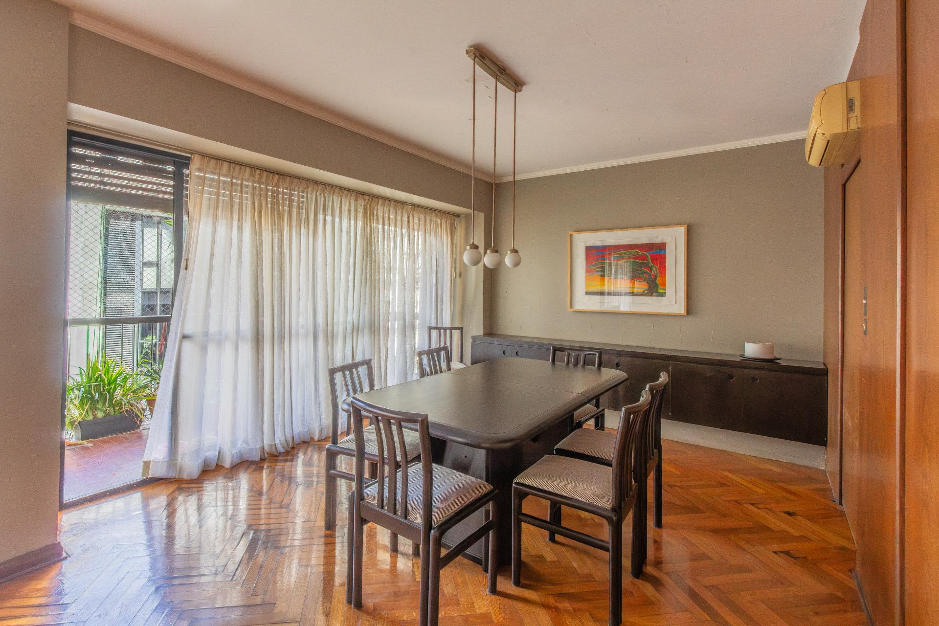 Departamento en edif. torre en venta con cochera y balcón — foto 1