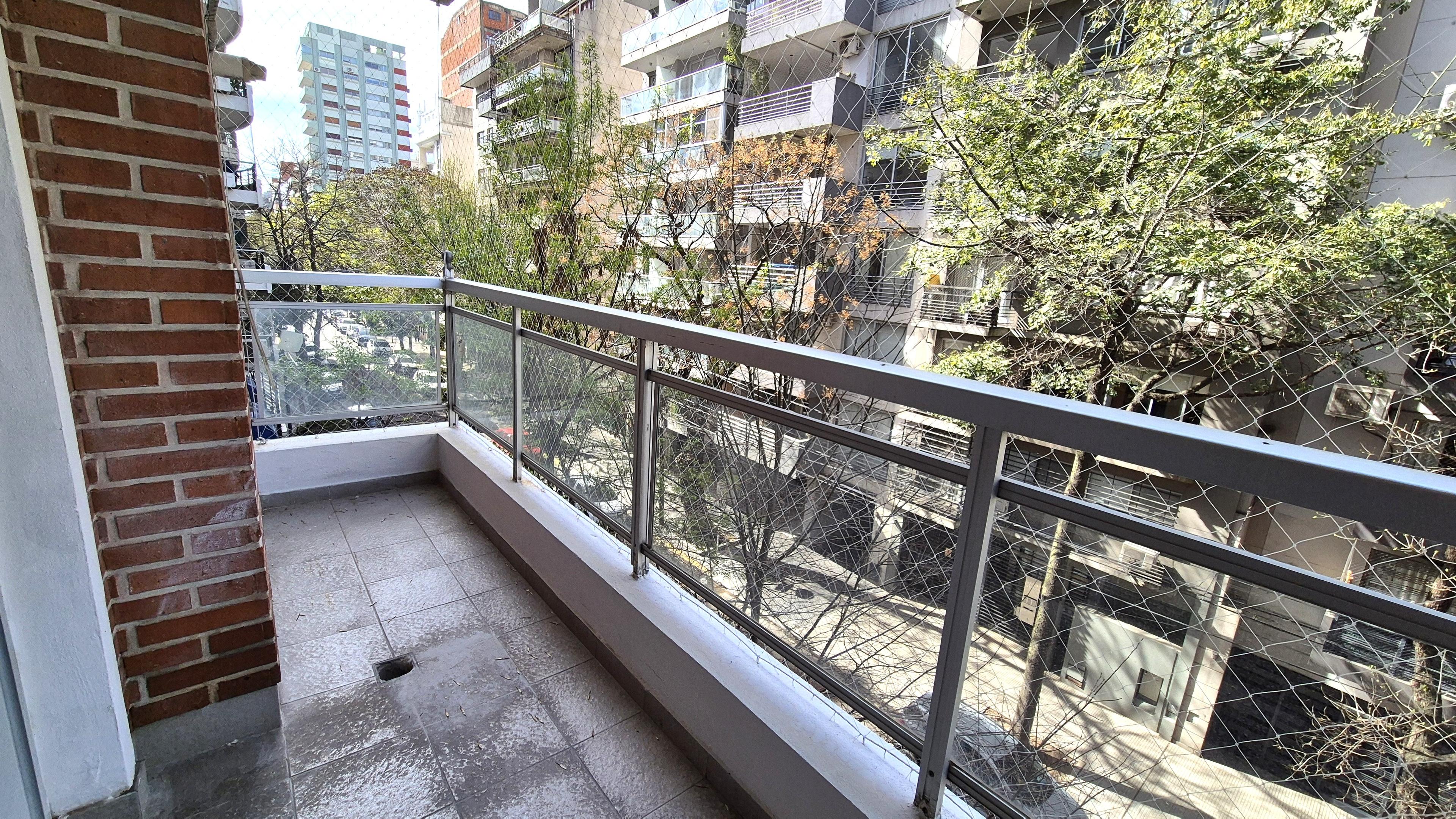 ALQUILER DEPARTAMENTO 2 AMBIENTES CON BALCON Y COCHERA - AL FRENTE - LUMINOSO - VILLA URQUIZA — foto 1