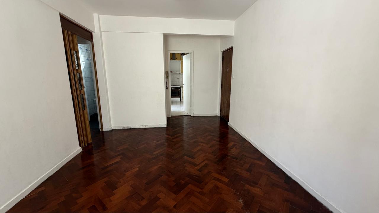 3 AMBIENTES MUY LUMINOSO CON TERRAZA COMÚN – ALMAGRO — foto 1