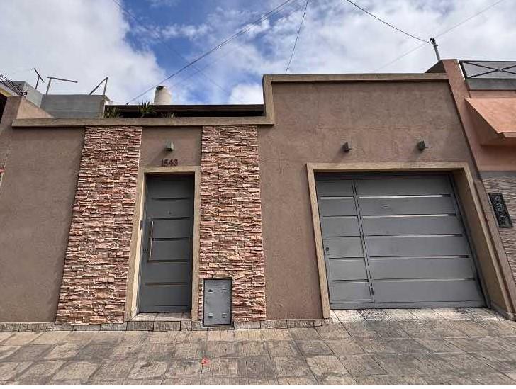 Casa 4 ambientes en venta Lanus Este — foto 1