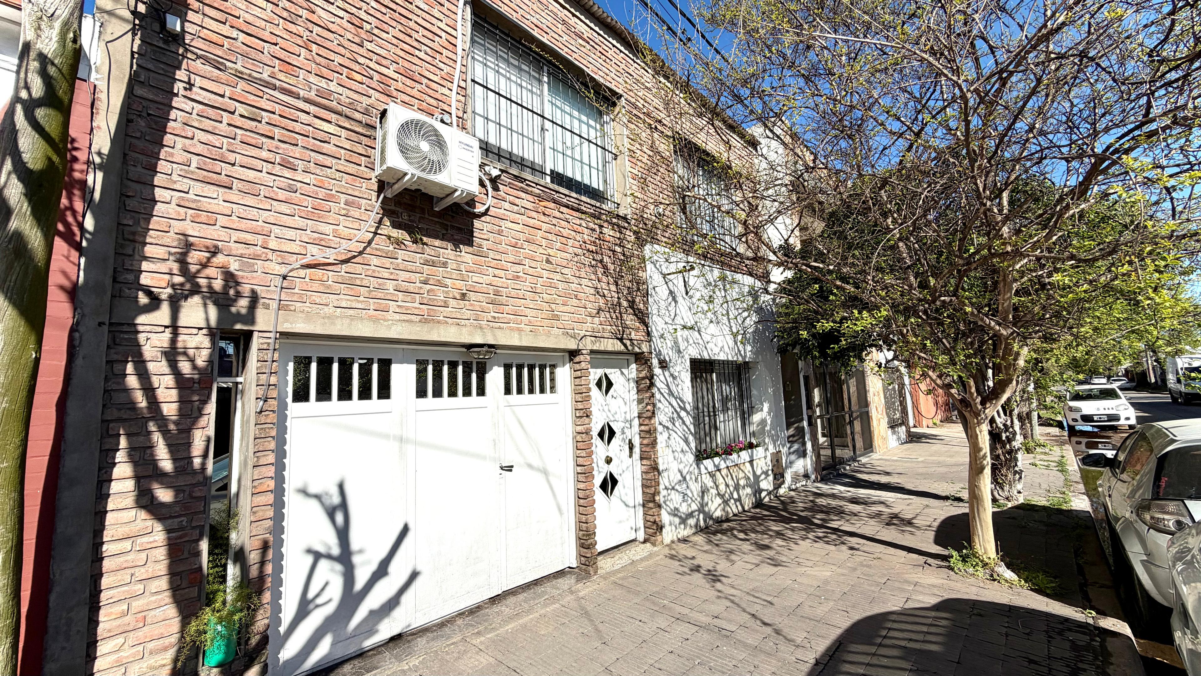 Casa en venta - 4 dormitorios - Tiro Suizo — foto 1